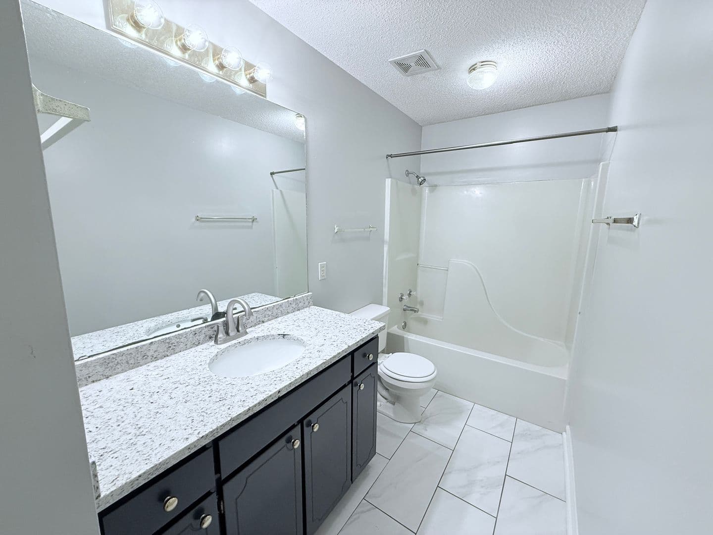 Oxford House: 1006 Creekside Place