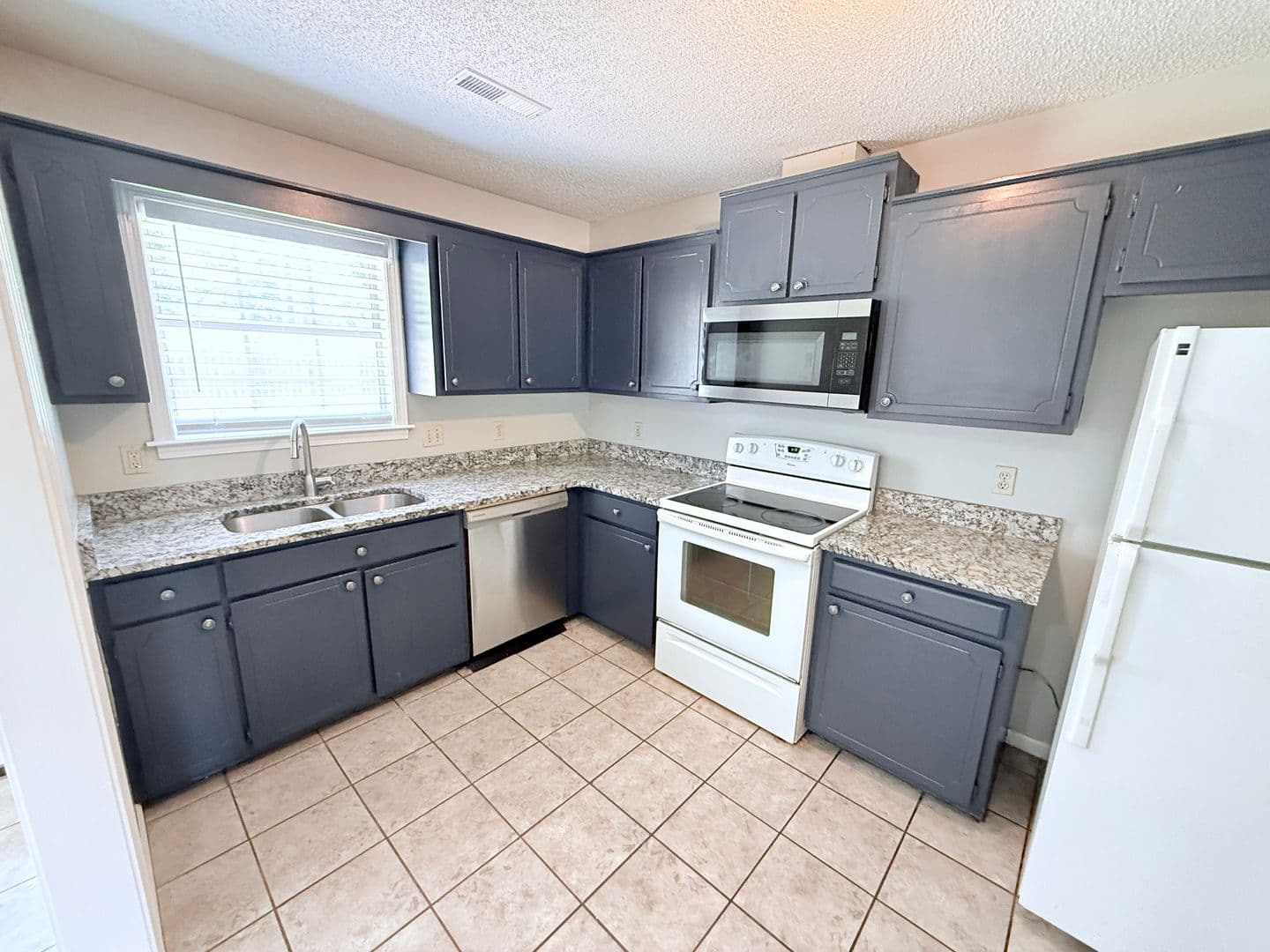 Oxford House: 1001 Creekside Place