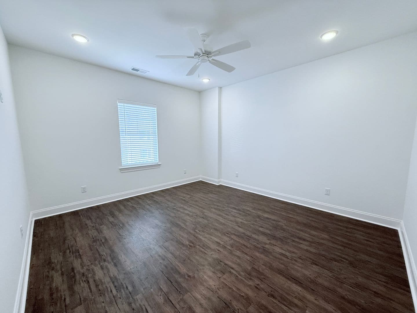 Oxford House: 610 Cottage Grove Circle