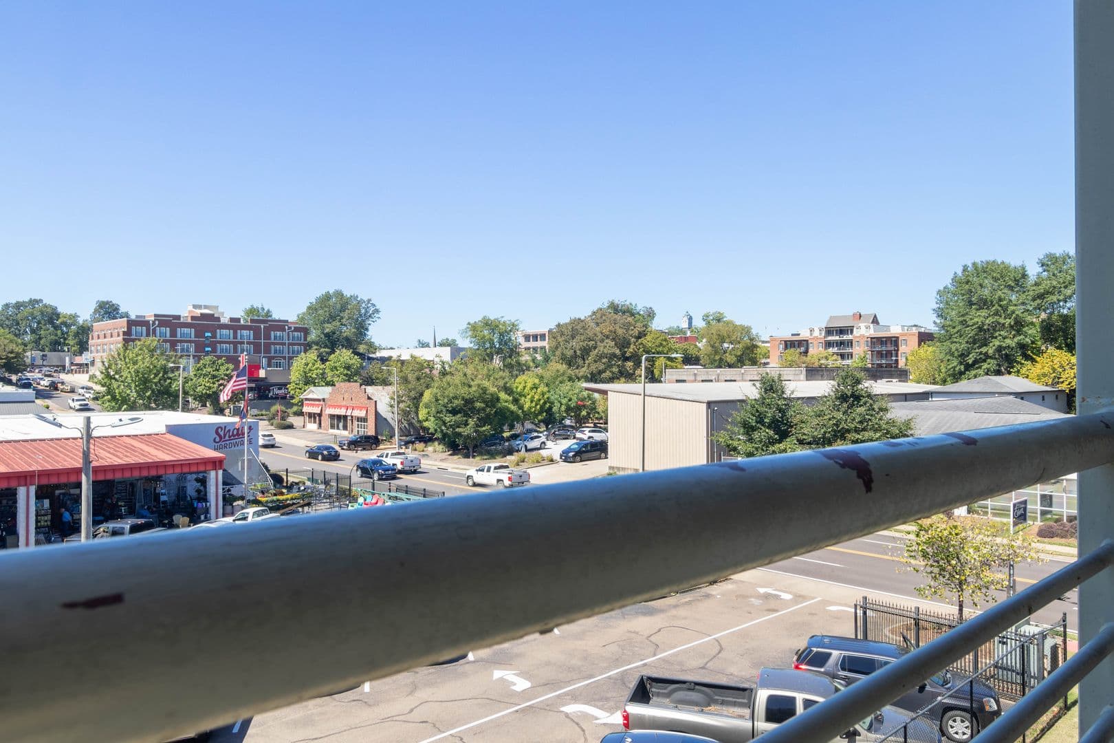 Oxford Apartment: 1430 University Avenue