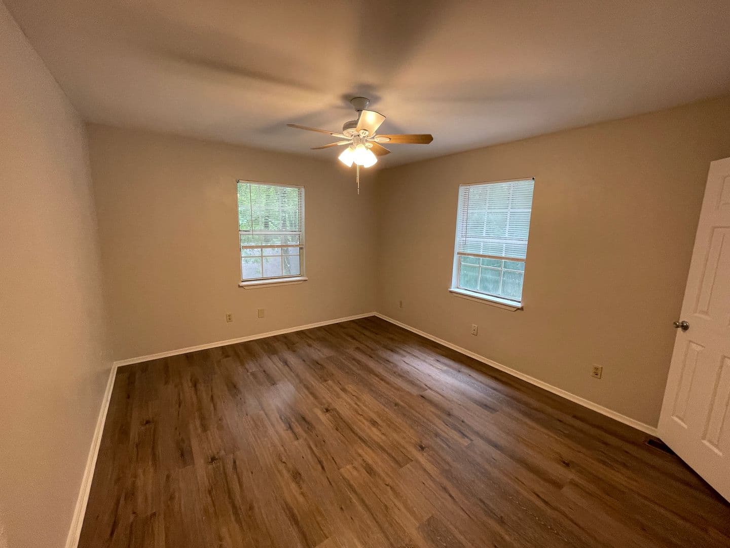 Oxford House: 1311J Access Road