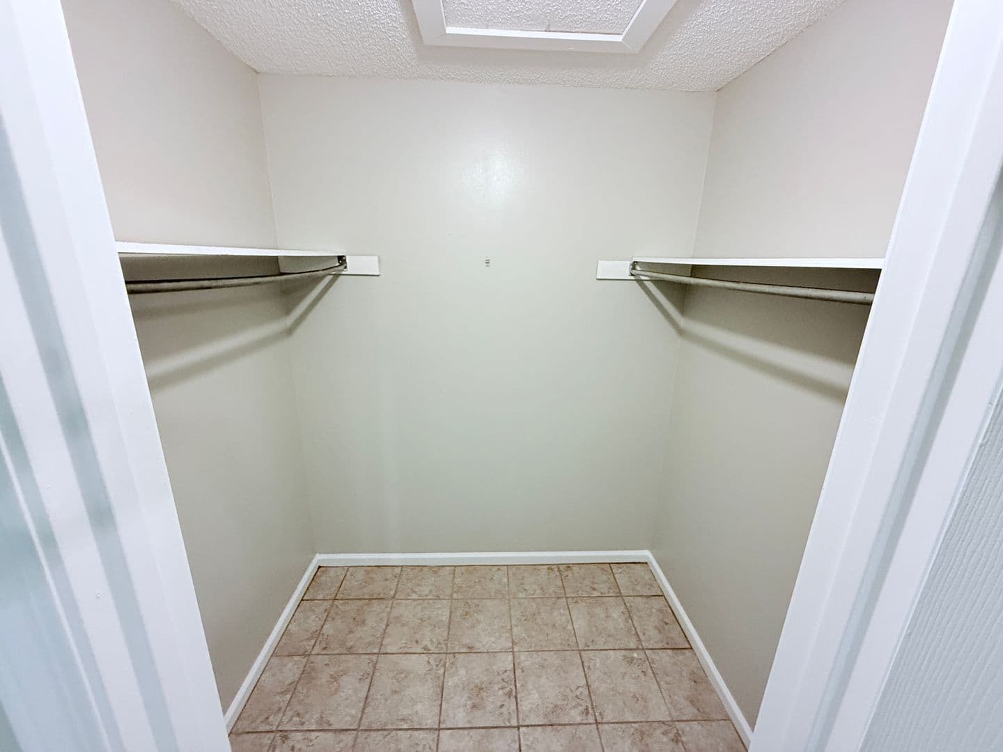 Oxford House: 1001 Creekside Place