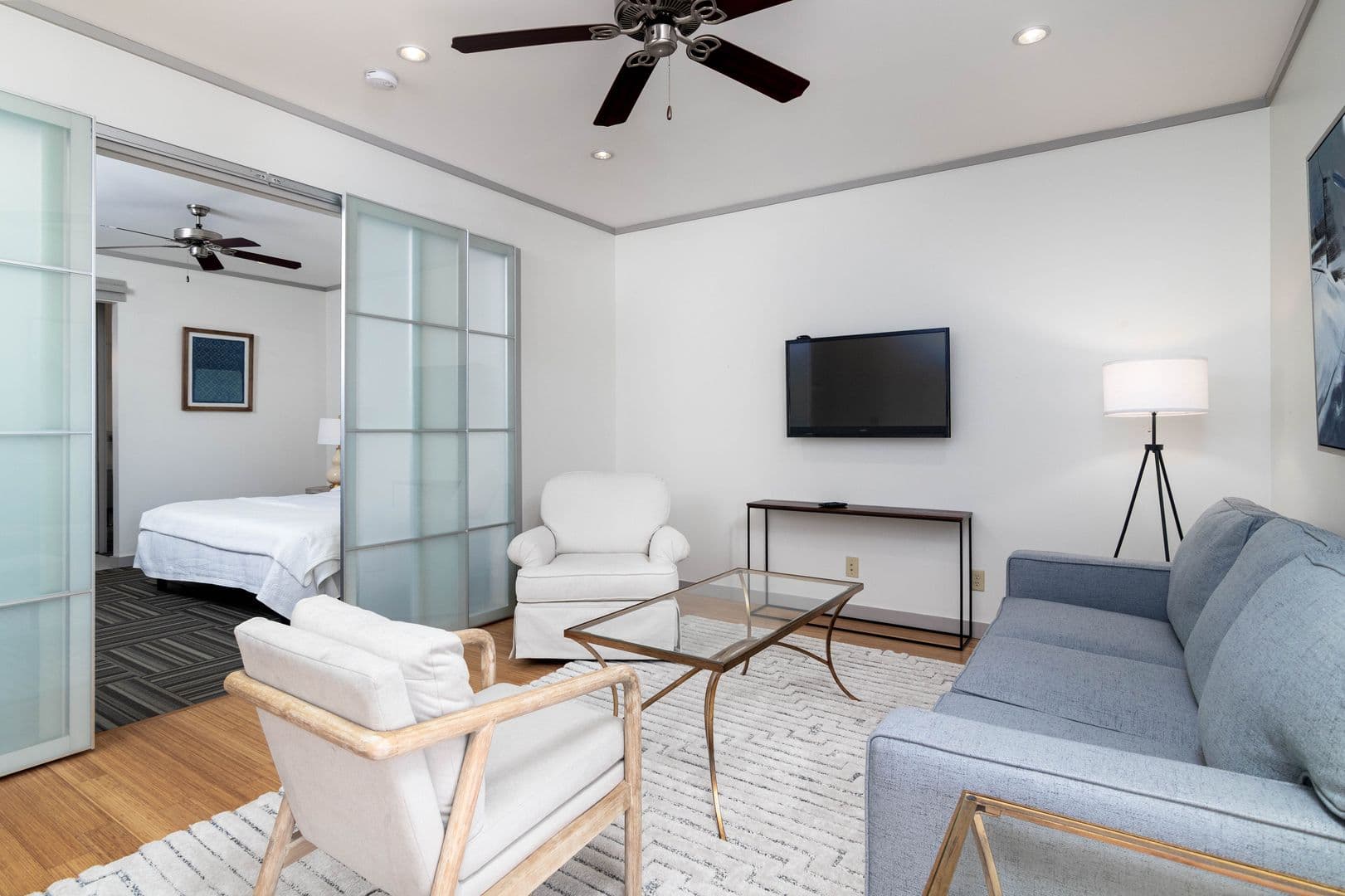 Oxford Apartment: 1430 University Avenue