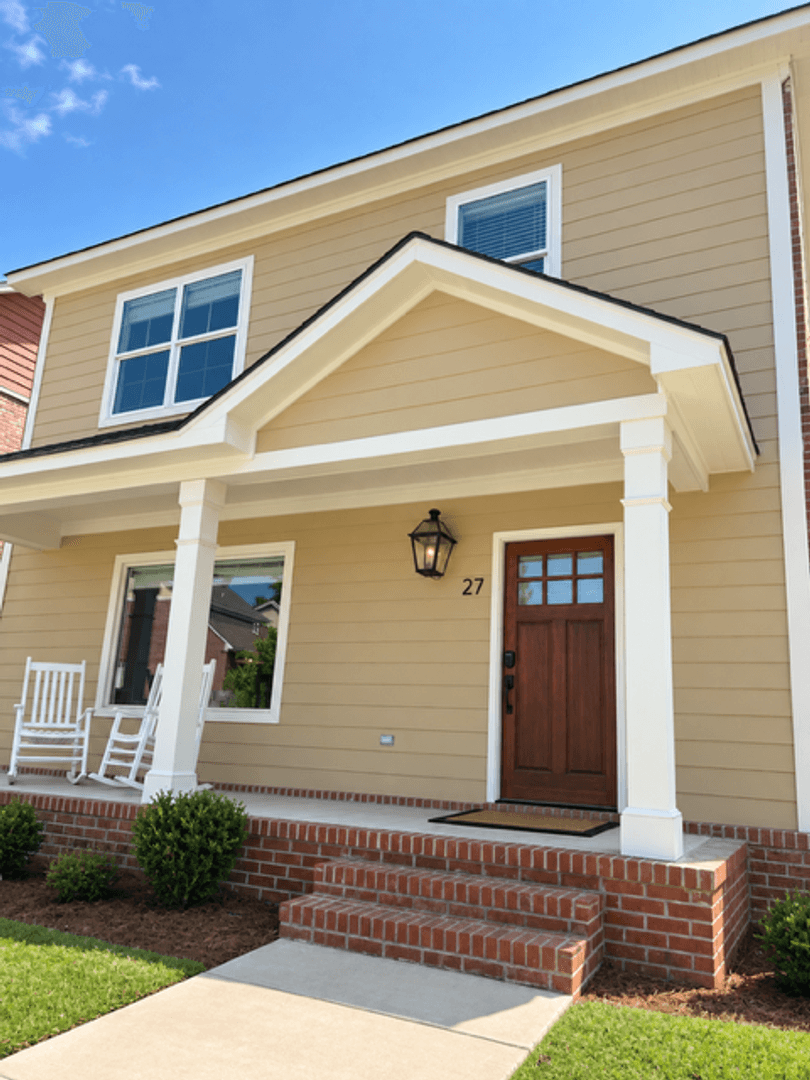 Oxford House: 27 Aspen Loop