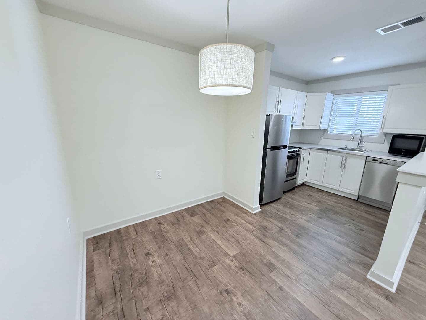 Oxford Apartment: 1304 Elliott Drive