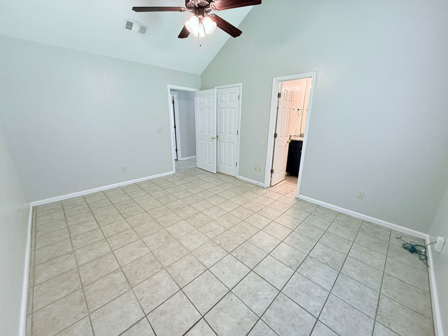 Oxford House: 1001 Creekside Place