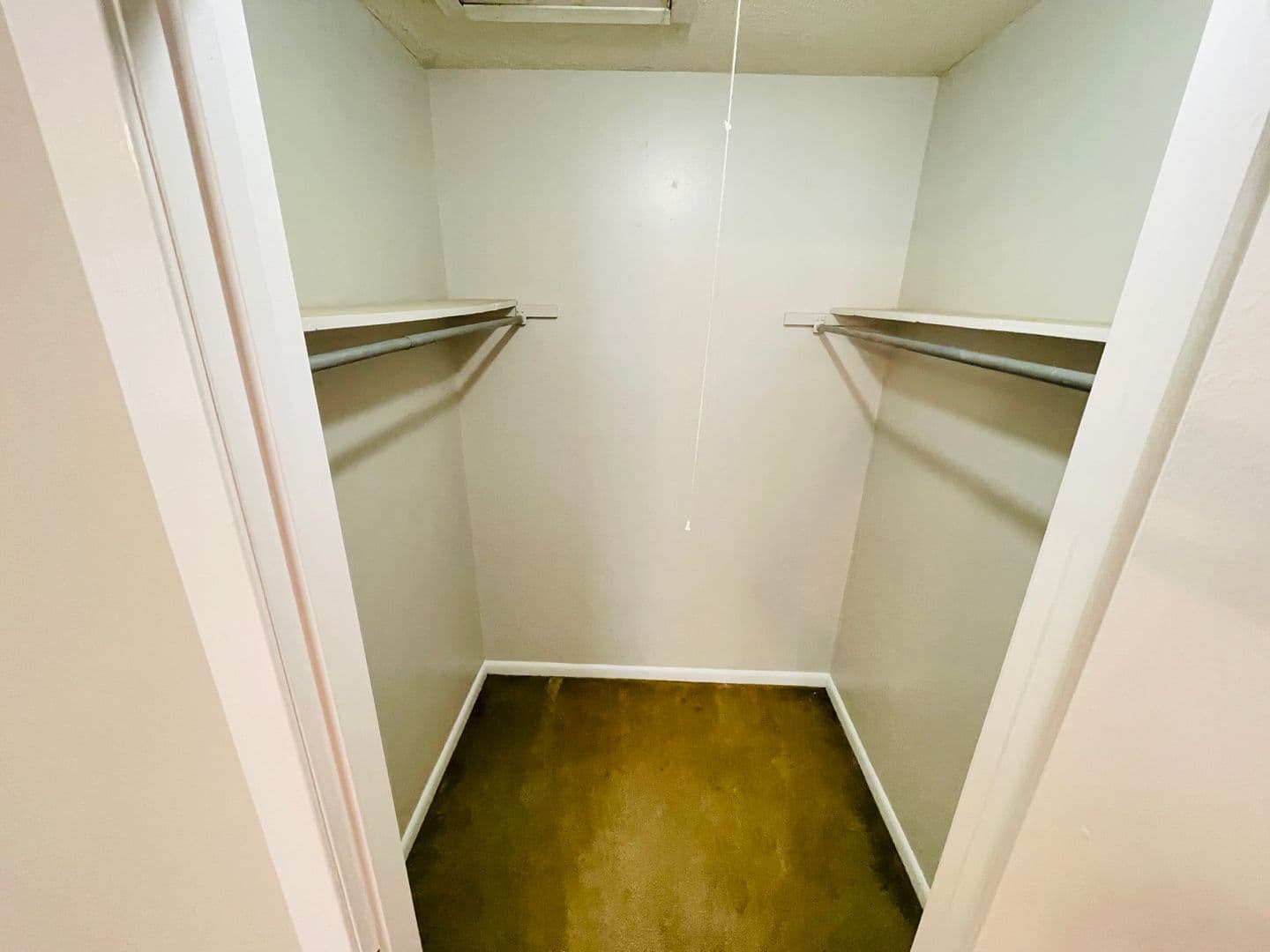 Oxford House: 1307A Access Road