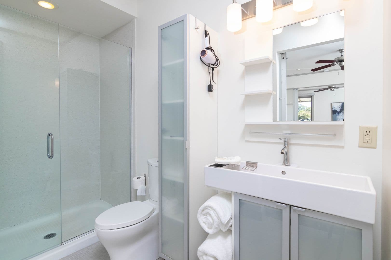 Oxford Apartment: 1430 University Avenue