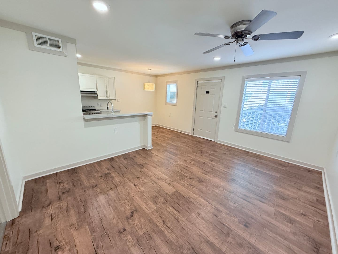 Oxford Apartment: 1304 Elliott Drive