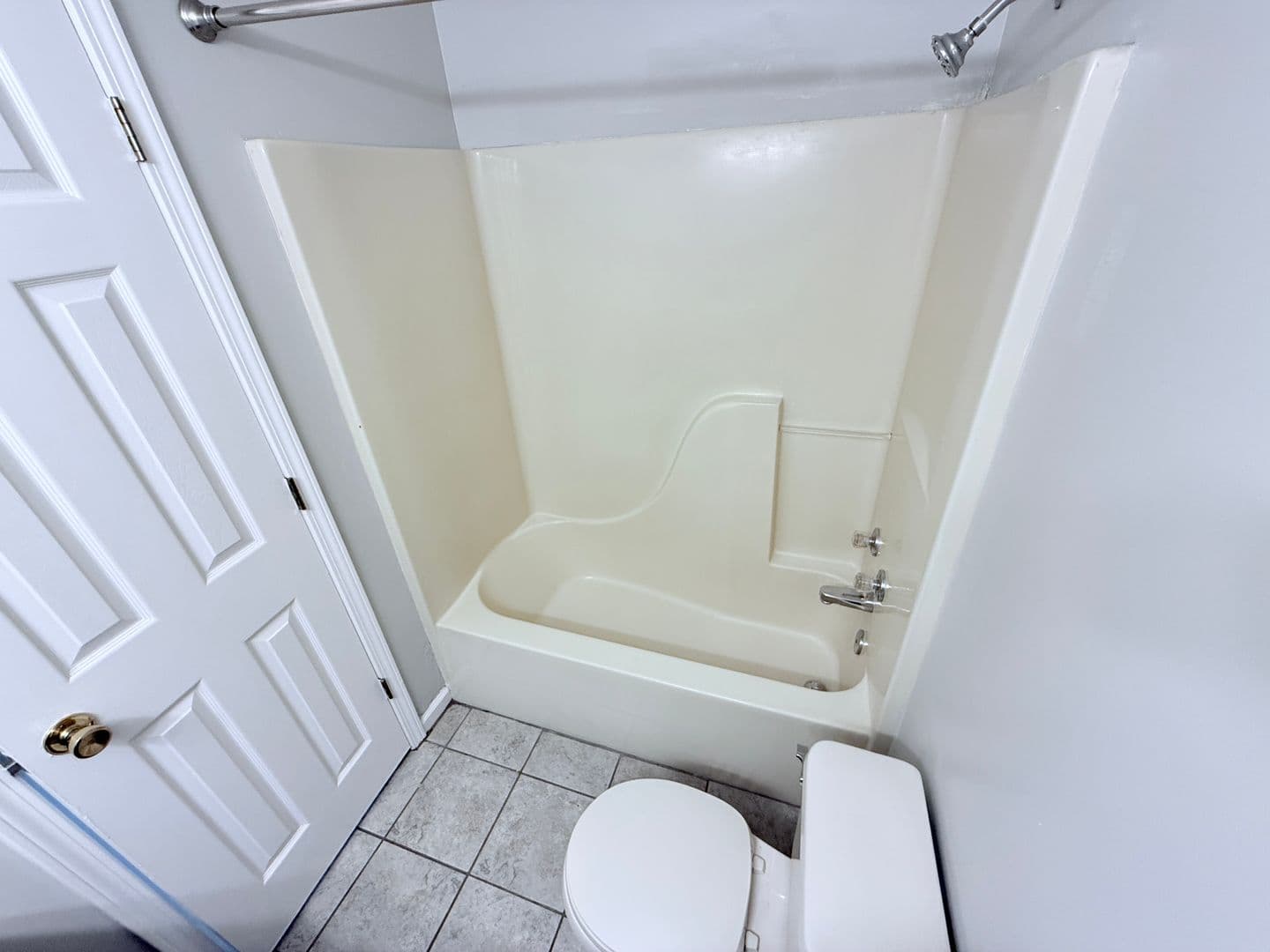 Oxford House: 1001 Creekside Place