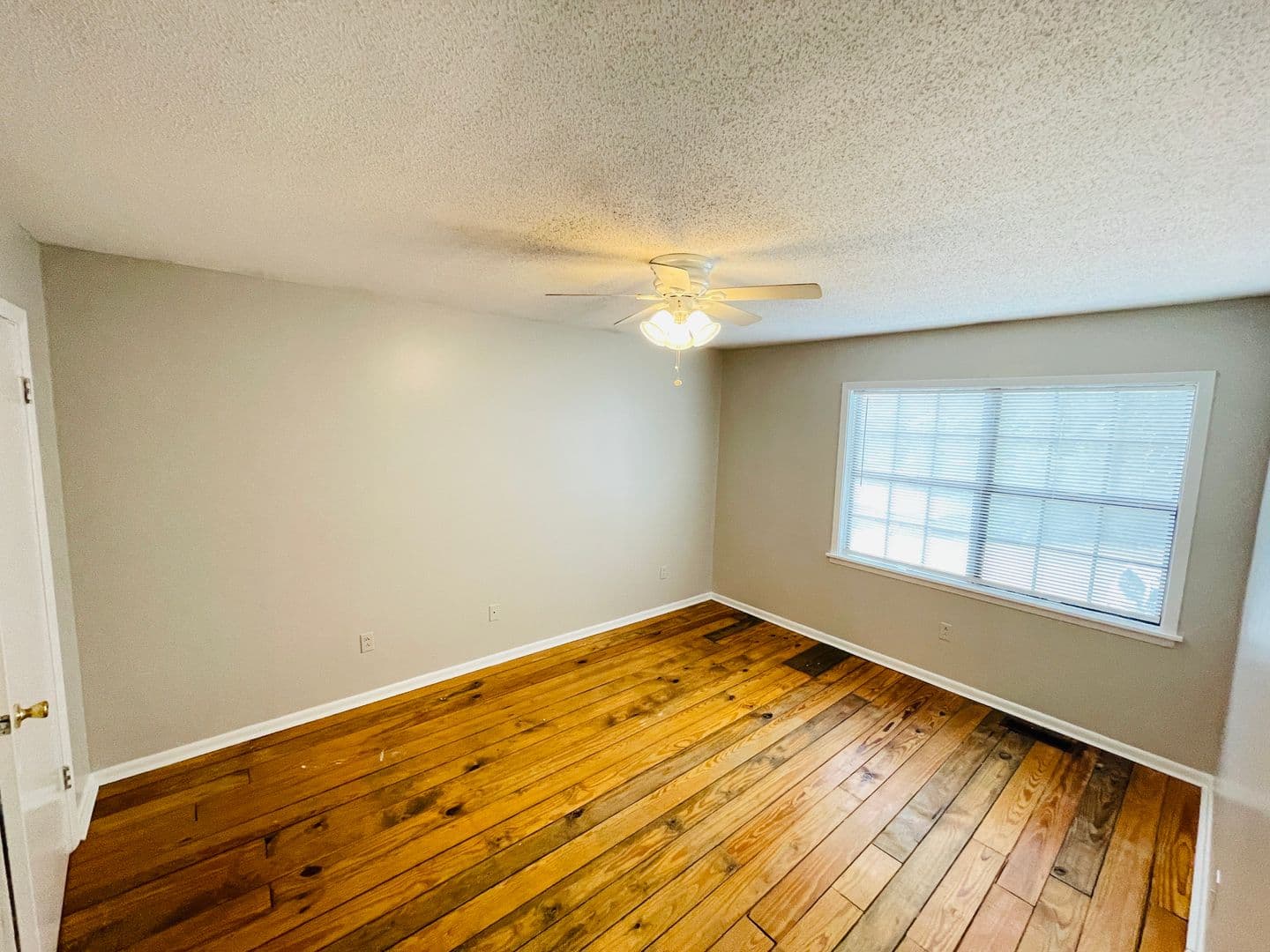 Oxford House: 1307A Access Road