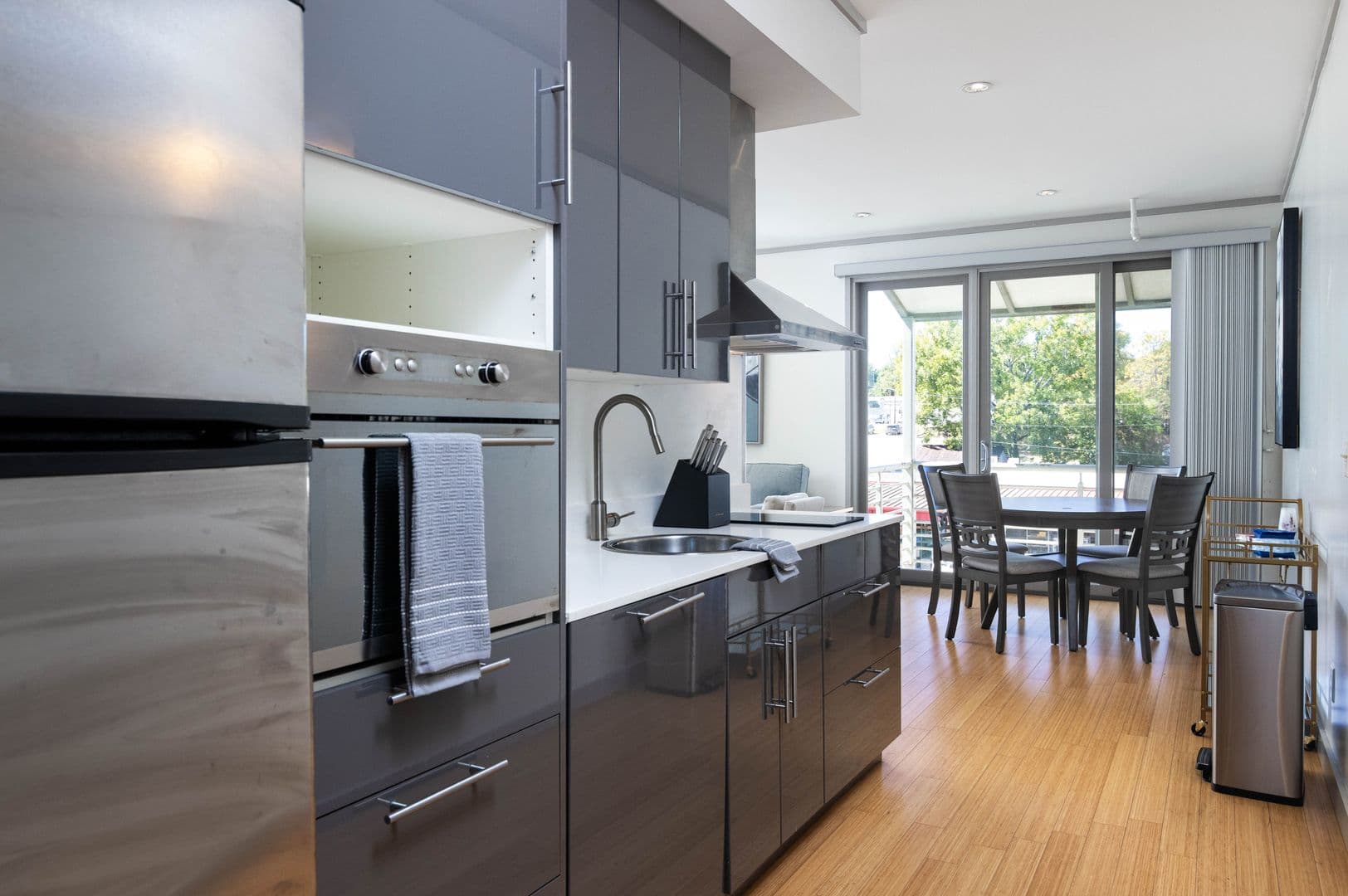 Oxford Apartment: 1430 University Avenue