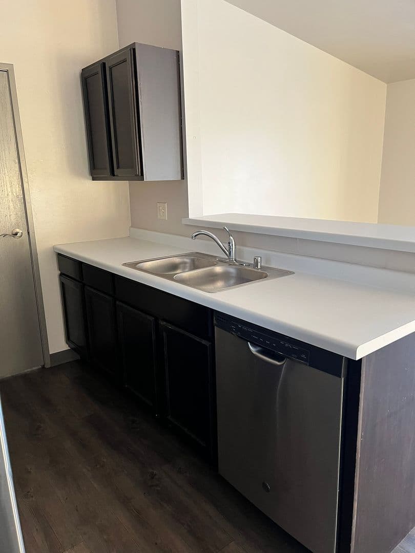 Oshkosh Apartment: 500-526 Marion Rd