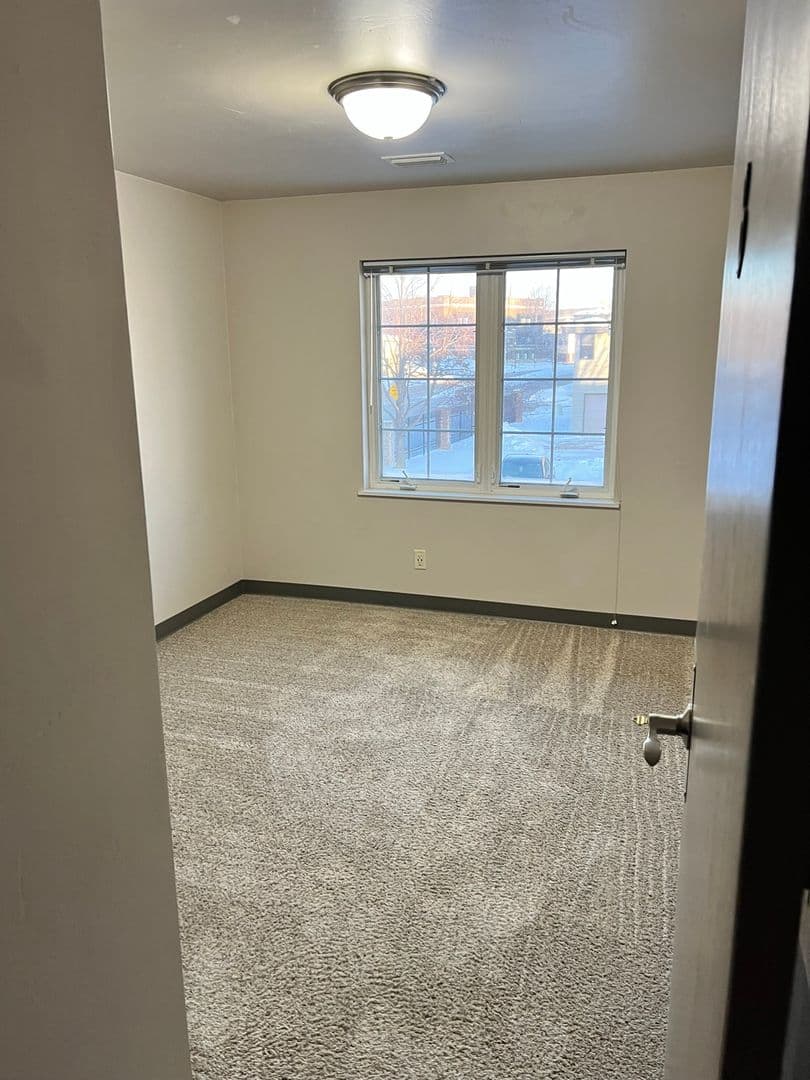Oshkosh Apartment: 500-526 Marion Rd