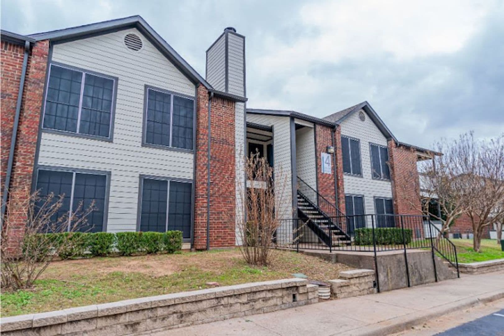 Granbury Apartment: 1525 E. 2nd Street