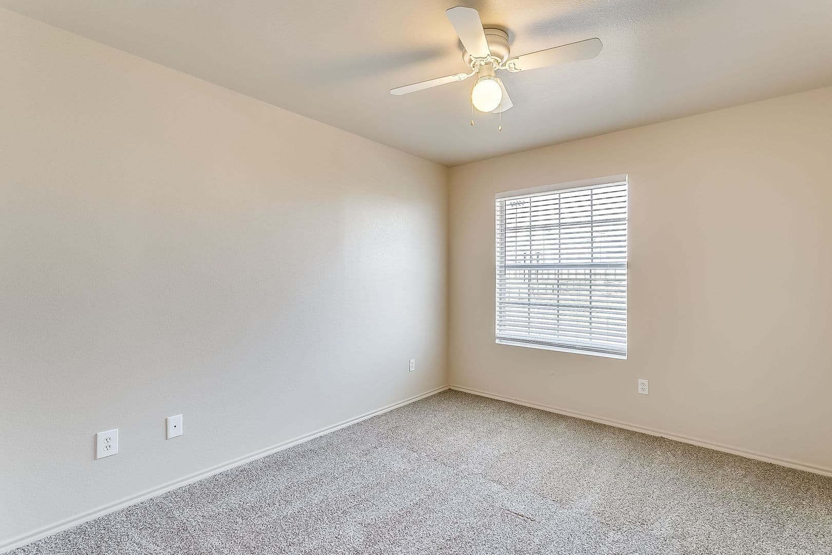 Burleson Apartment: 139 W. Ellison St.