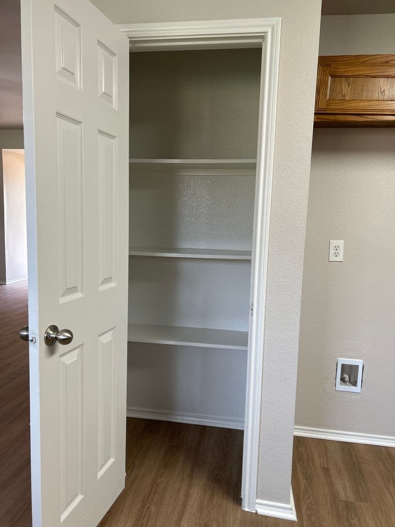 Burleson House: 2600 Castle Pines