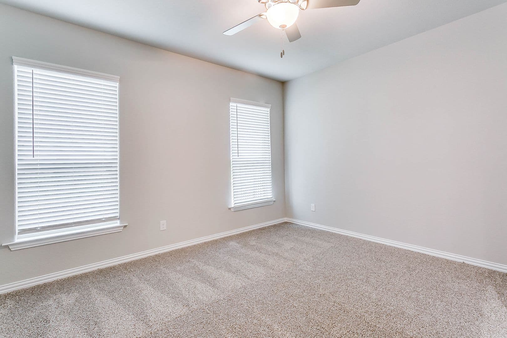 Fort Worth House: 5609 McLanahan Lane