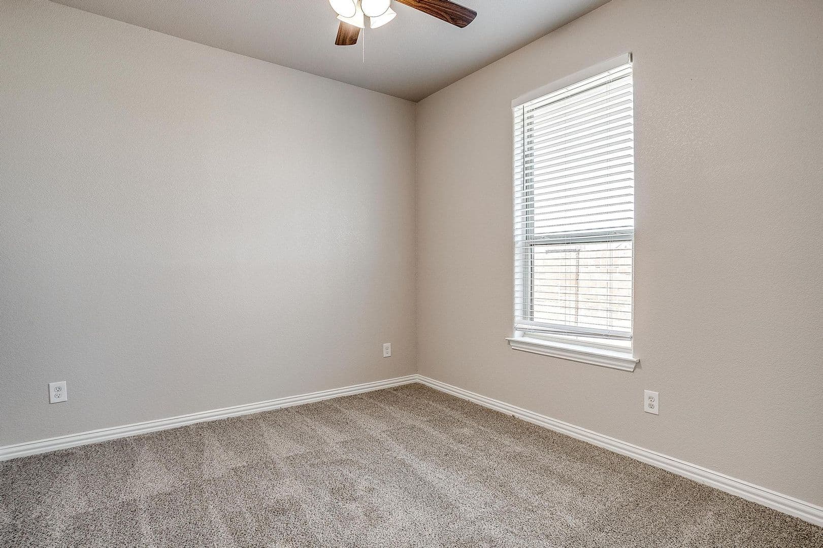 Fort Worth House: 5601 McLanahan Lane