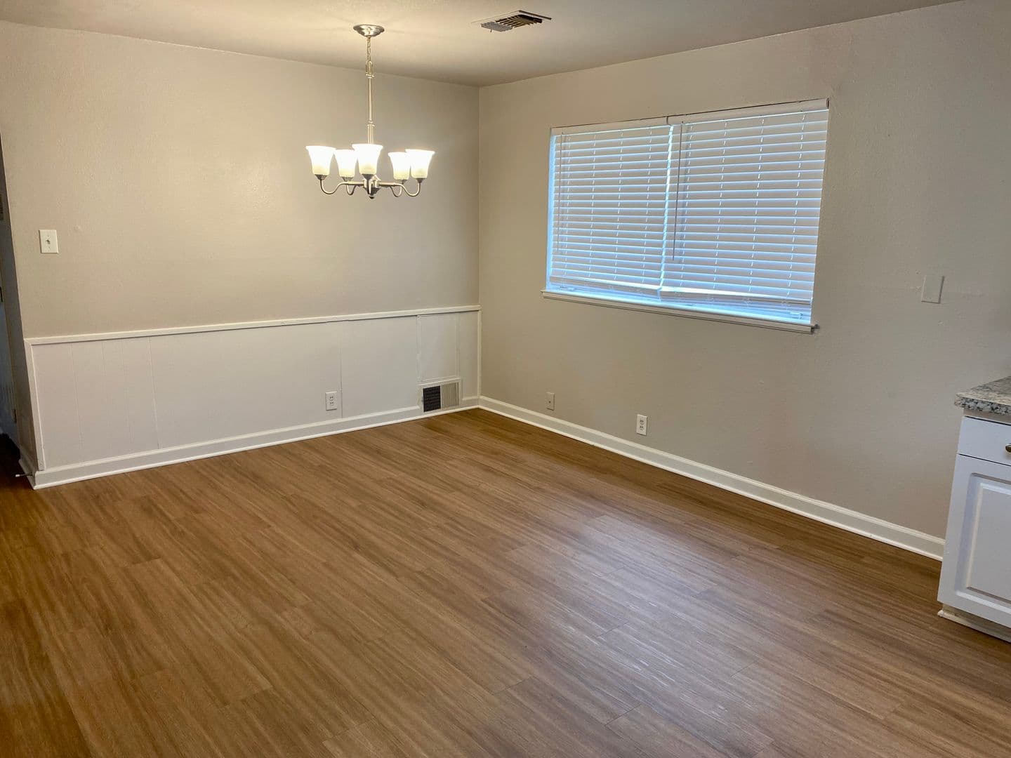 Burleson House: 712 SW Southridge
