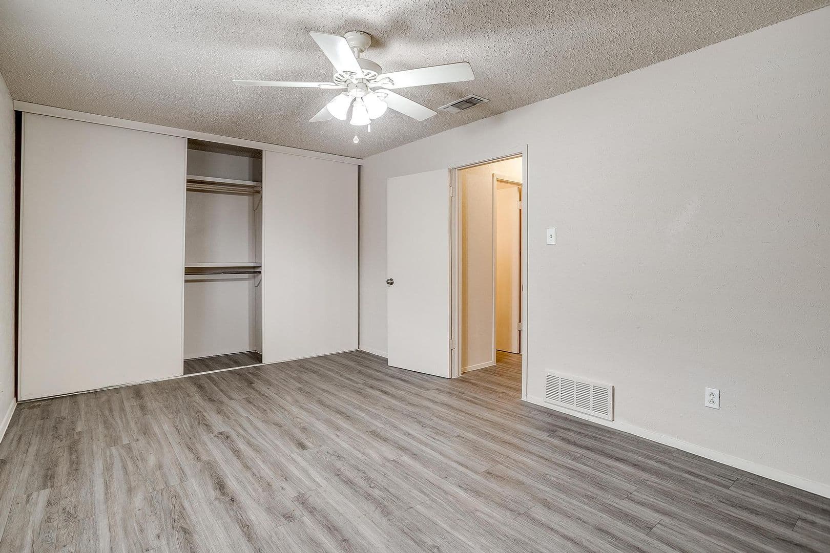 Cleburne Apartment: 1626 Crestridge