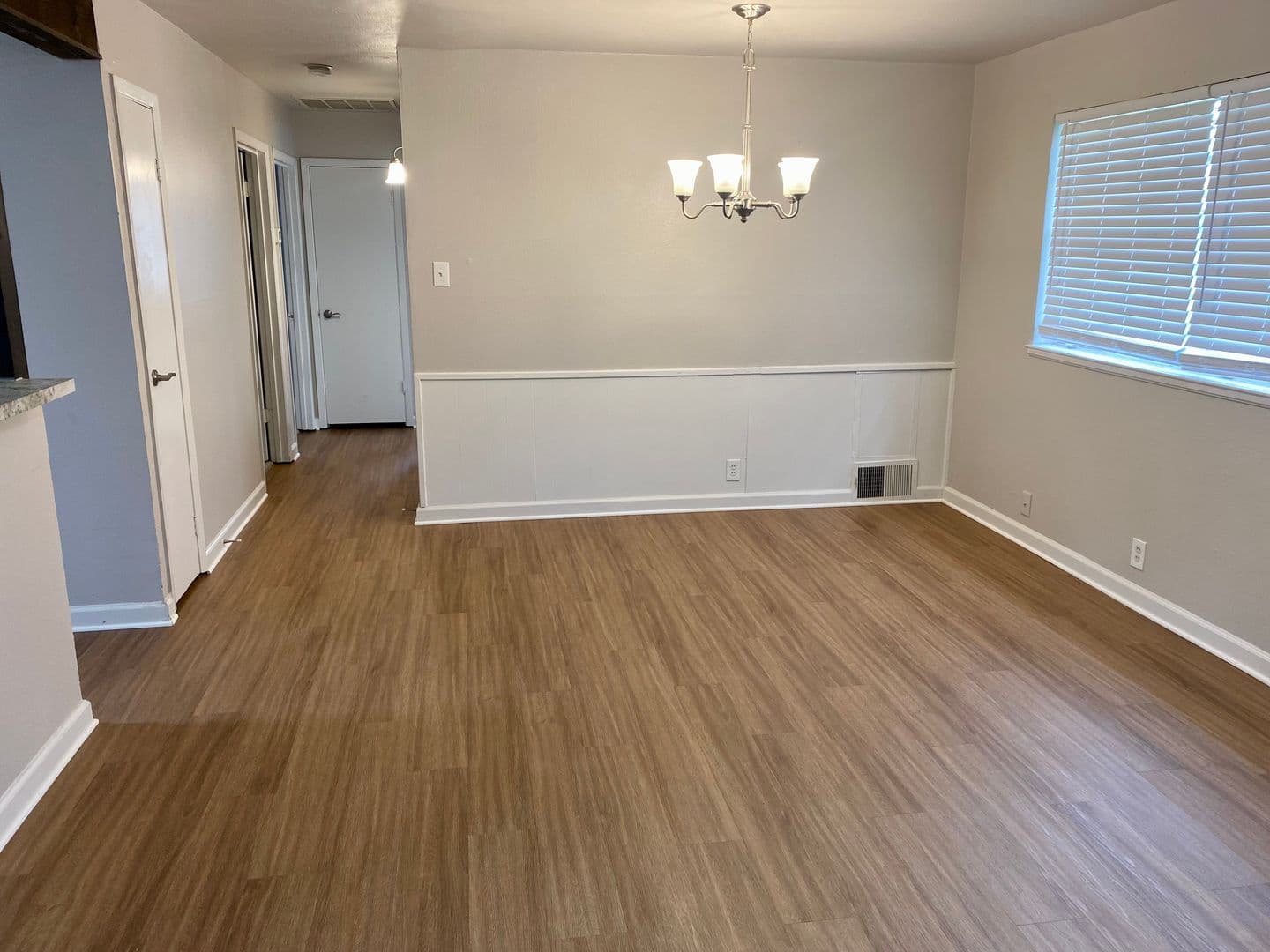 Burleson House: 712 SW Southridge