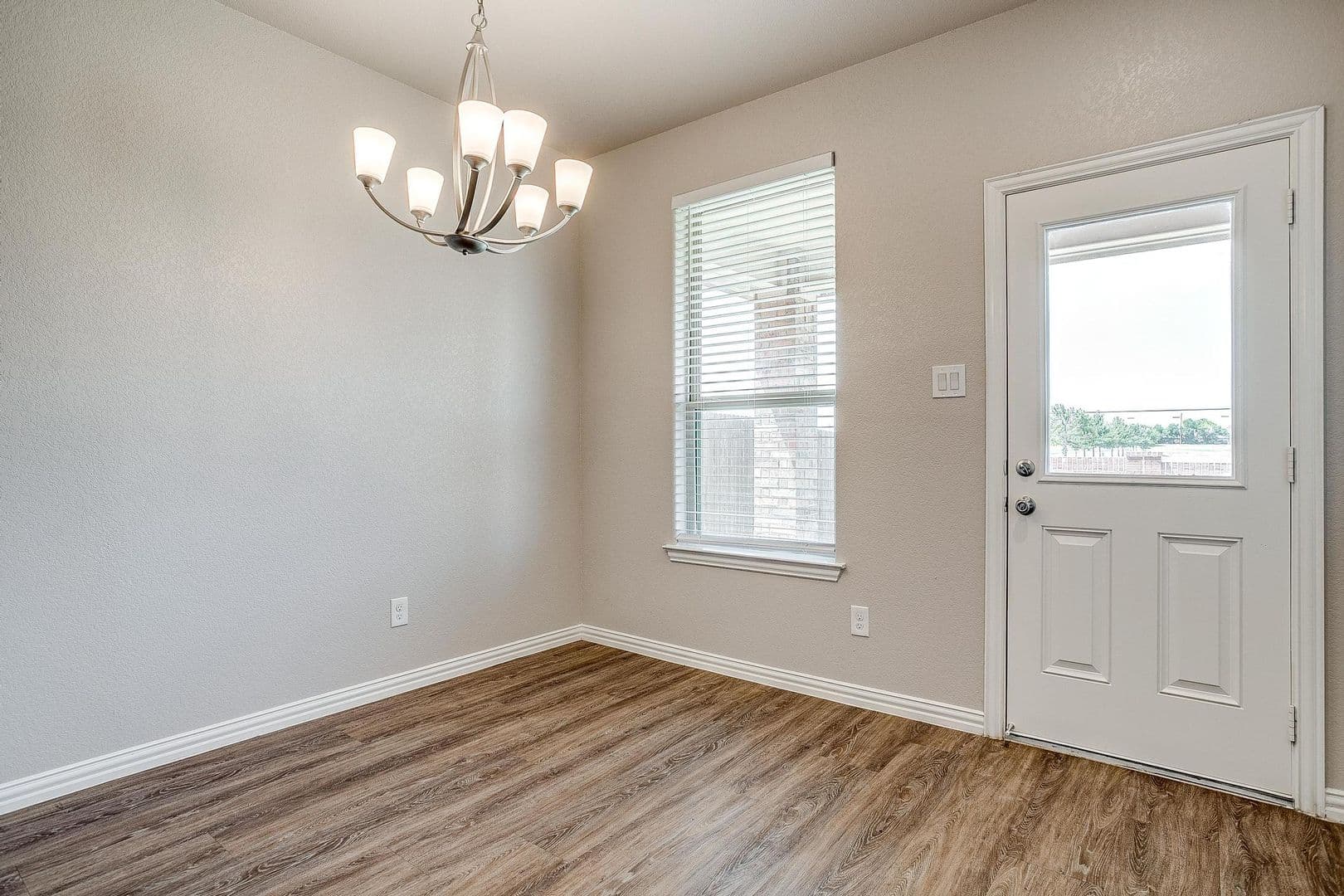 Fort Worth House: 5601 McLanahan Lane