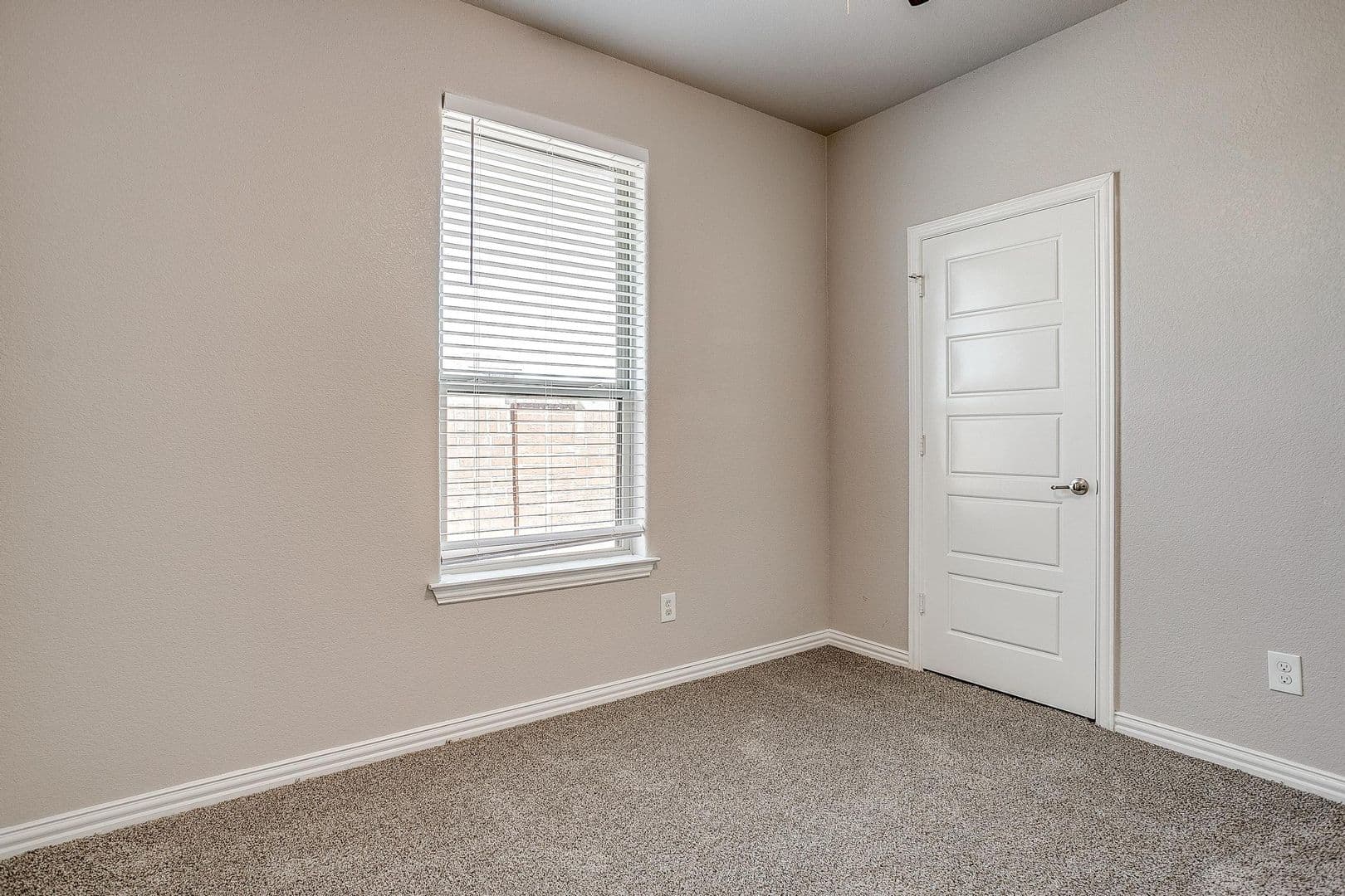 Fort Worth House: 5601 McLanahan Lane