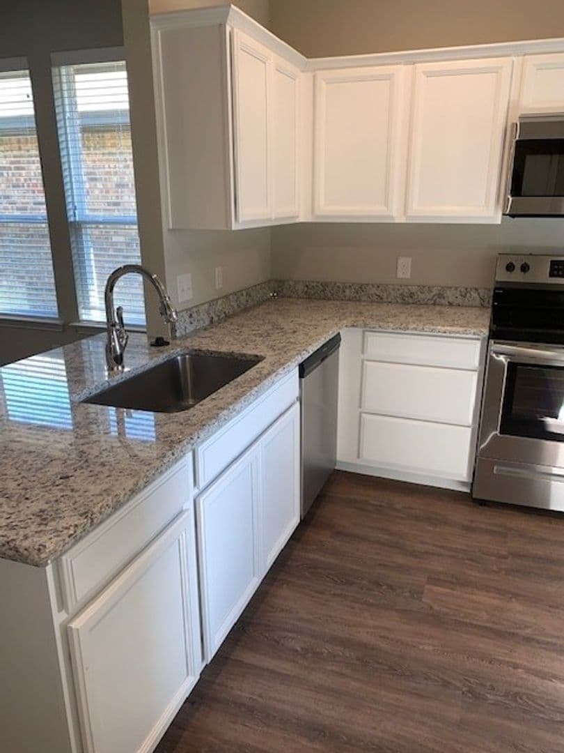 Burleson House: 1226 Reed Parke