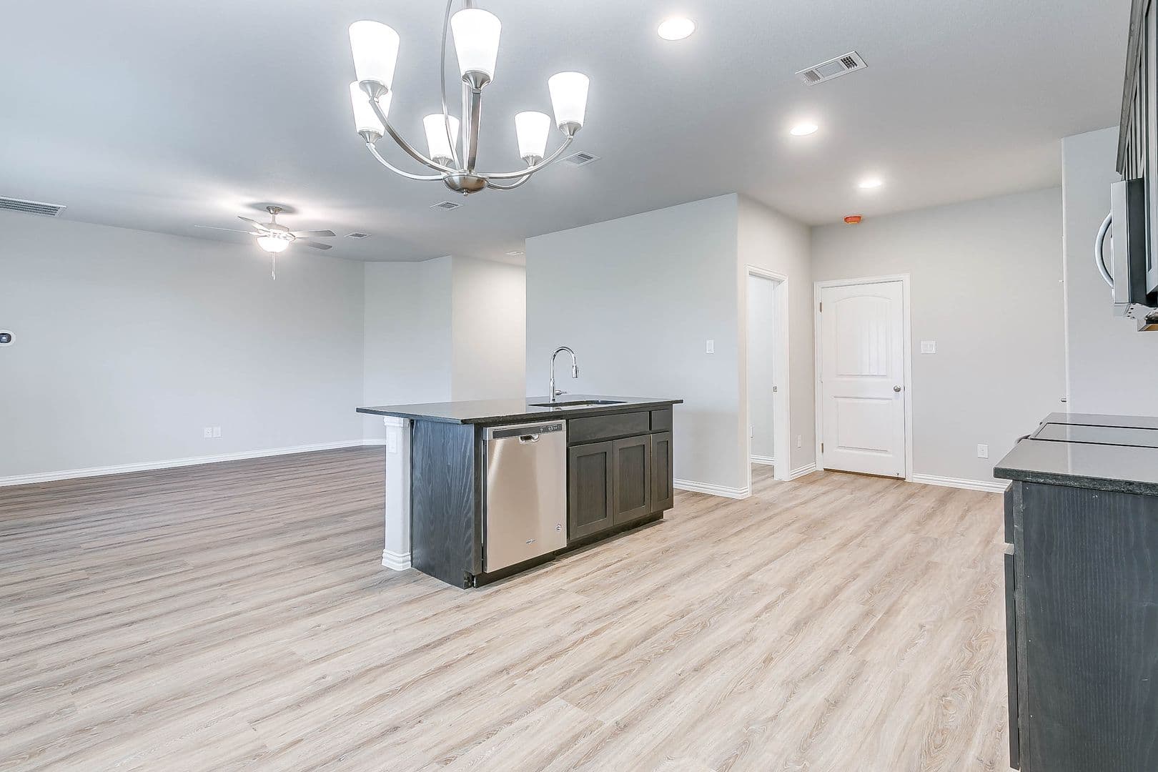 Fort Worth House: 5609 McLanahan Lane