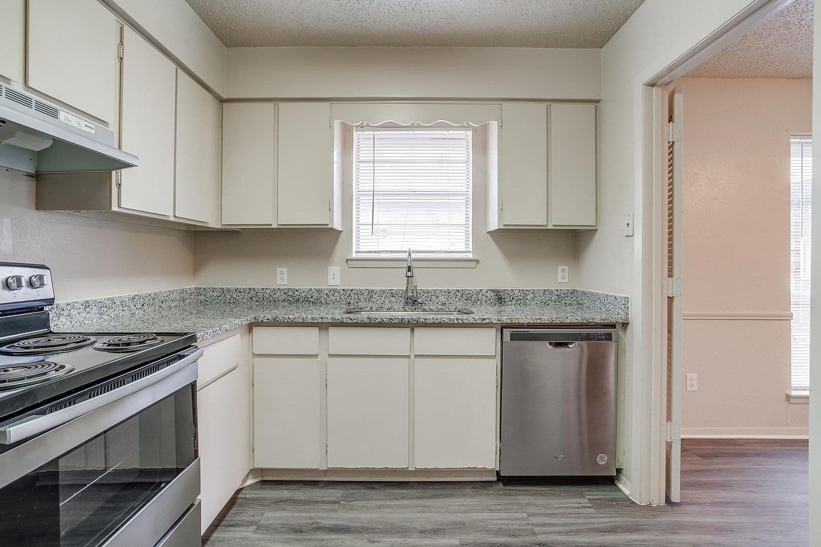 Cleburne Apartment: 1623 Westridge