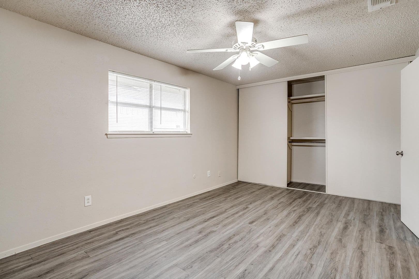 Cleburne Apartment: 1626 Crestridge
