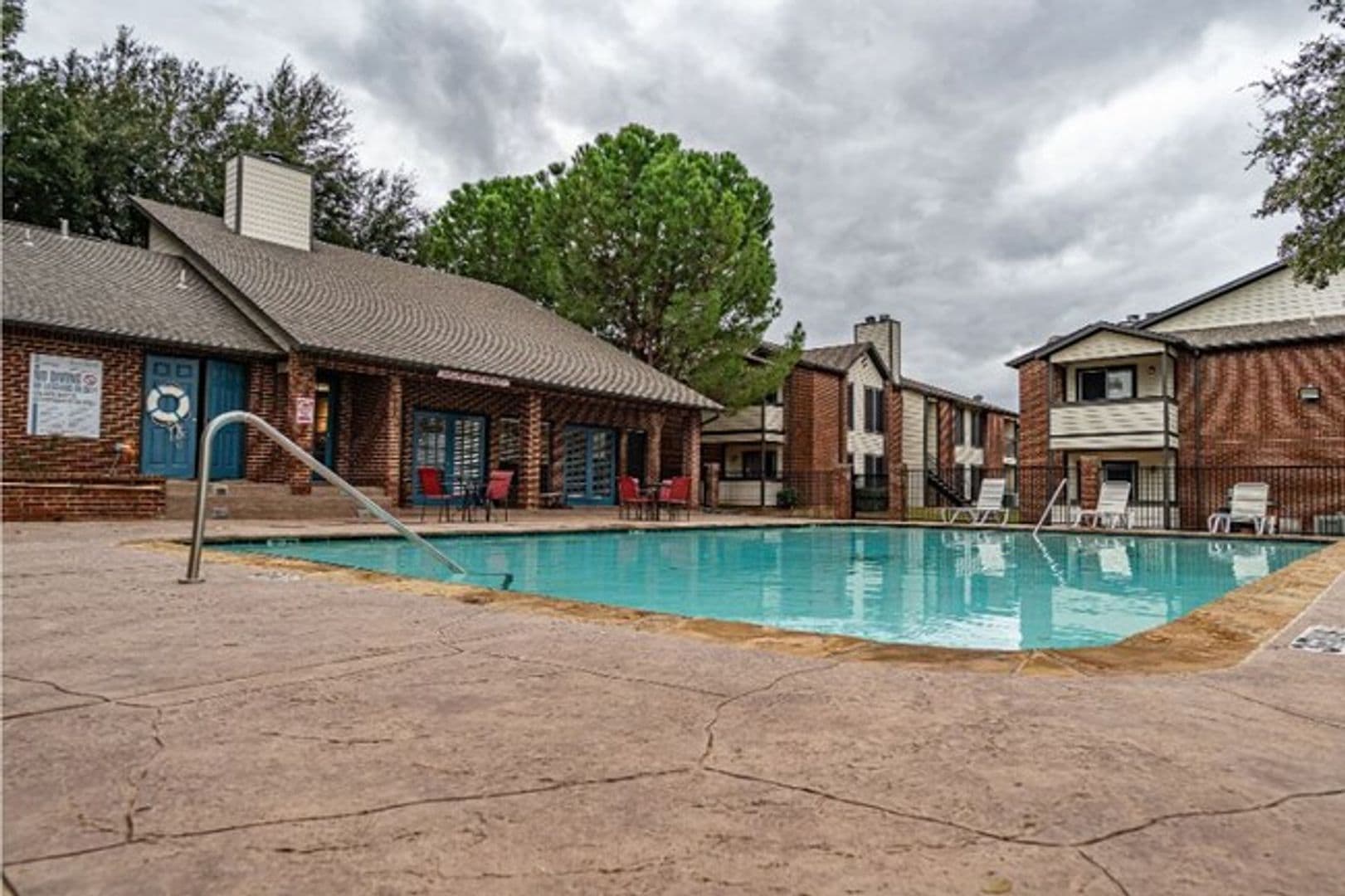 Granbury Apartment: 1525 E. 2nd Street