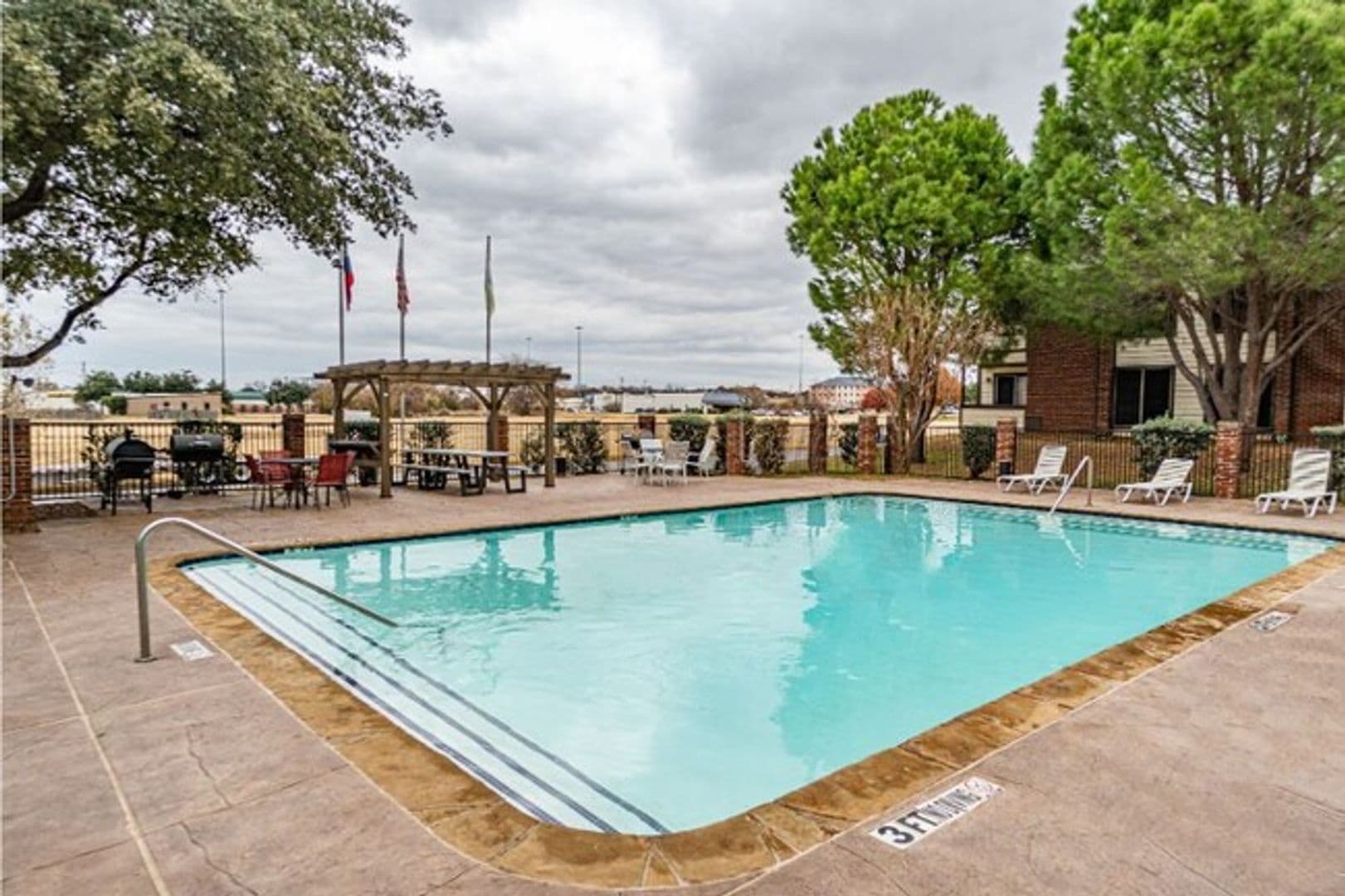 Granbury Apartment: 1525 E. 2nd Street