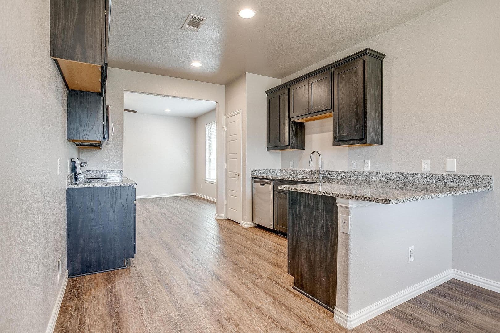 Fort Worth House: 5601 McLanahan Lane