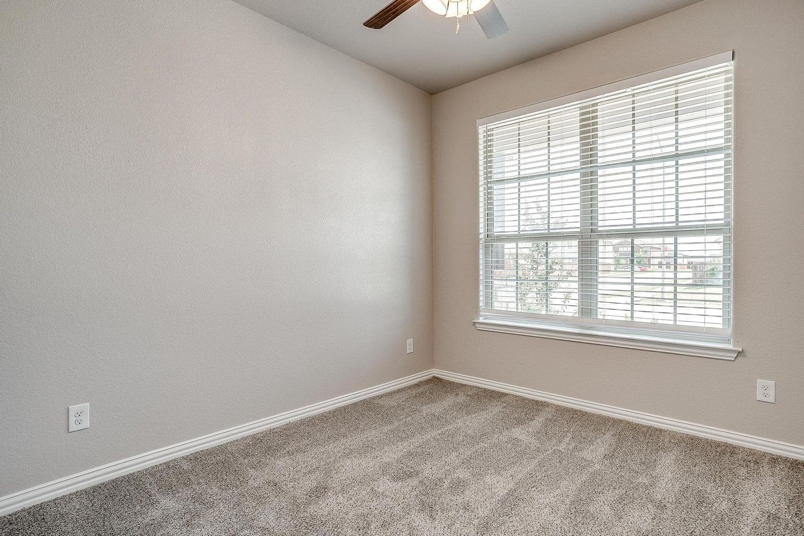 Fort Worth House: 5601 McLanahan Lane