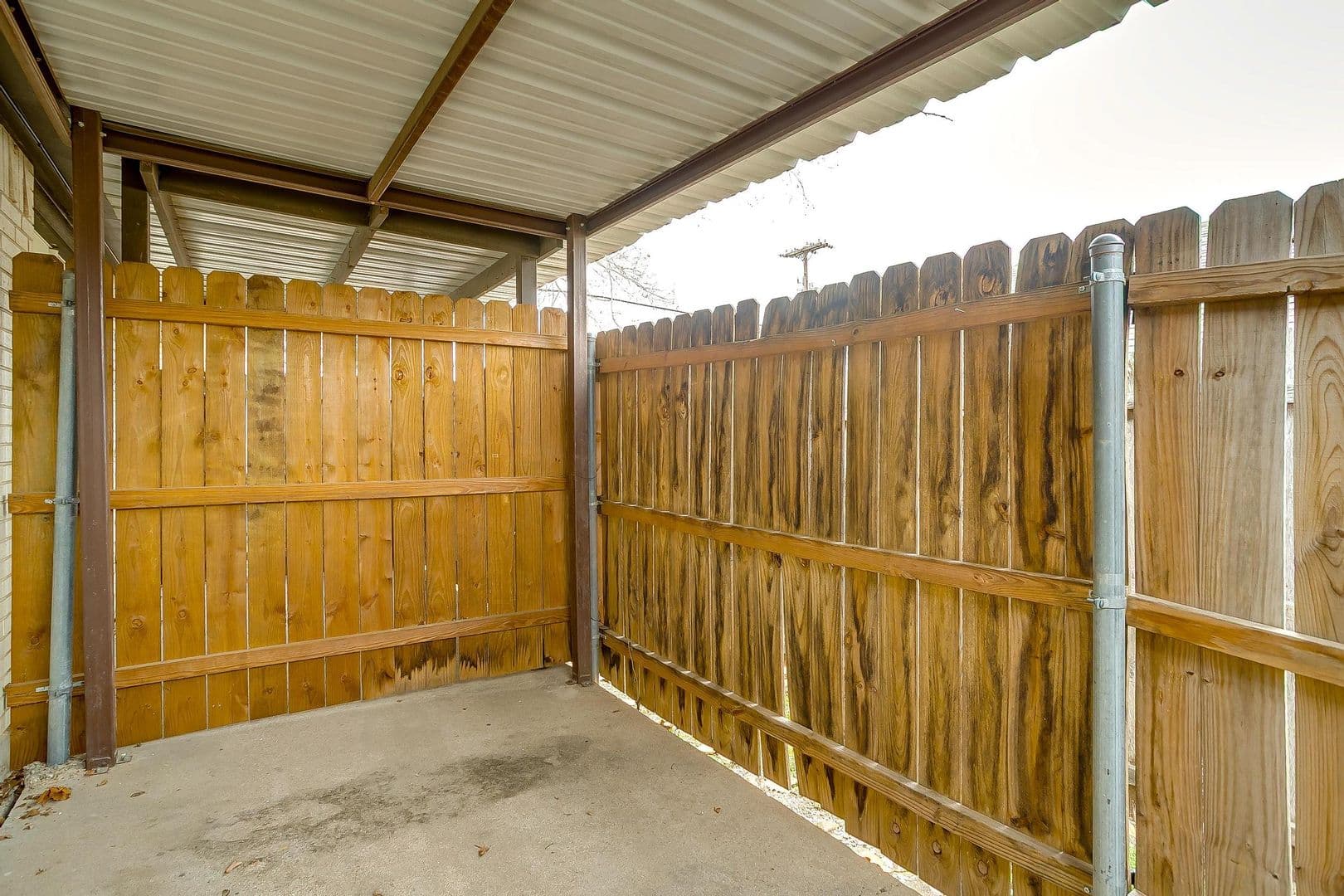 Cleburne Apartment: 1626 Crestridge