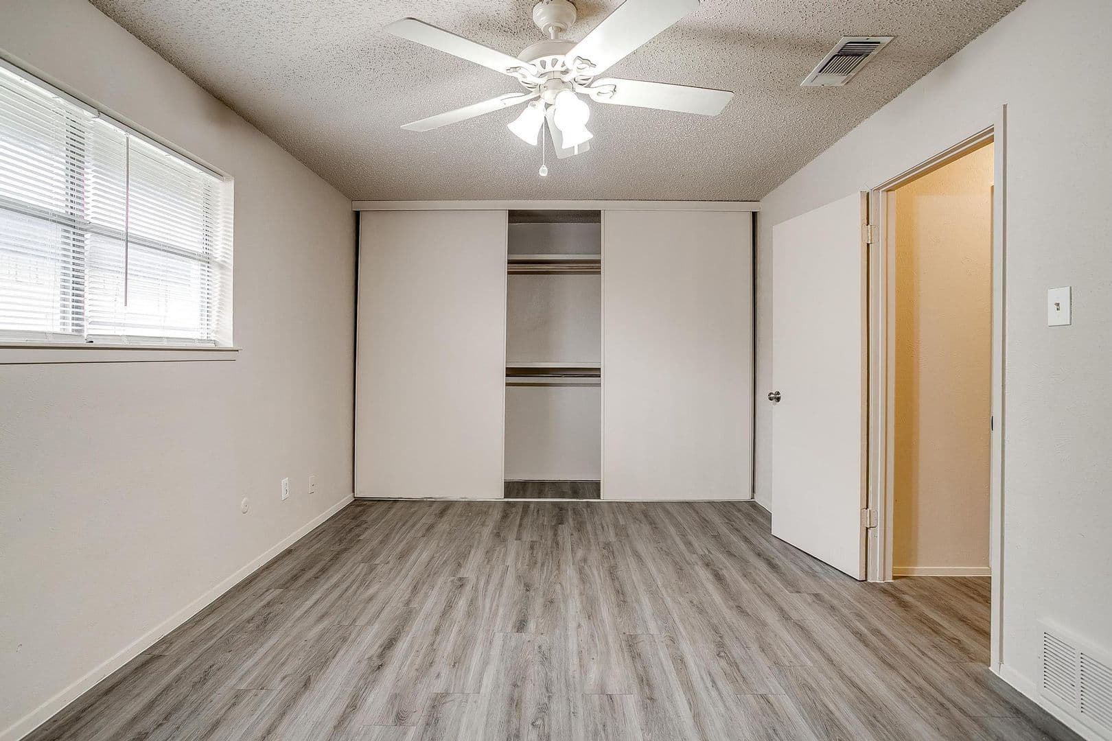 Cleburne Apartment: 1626 Crestridge