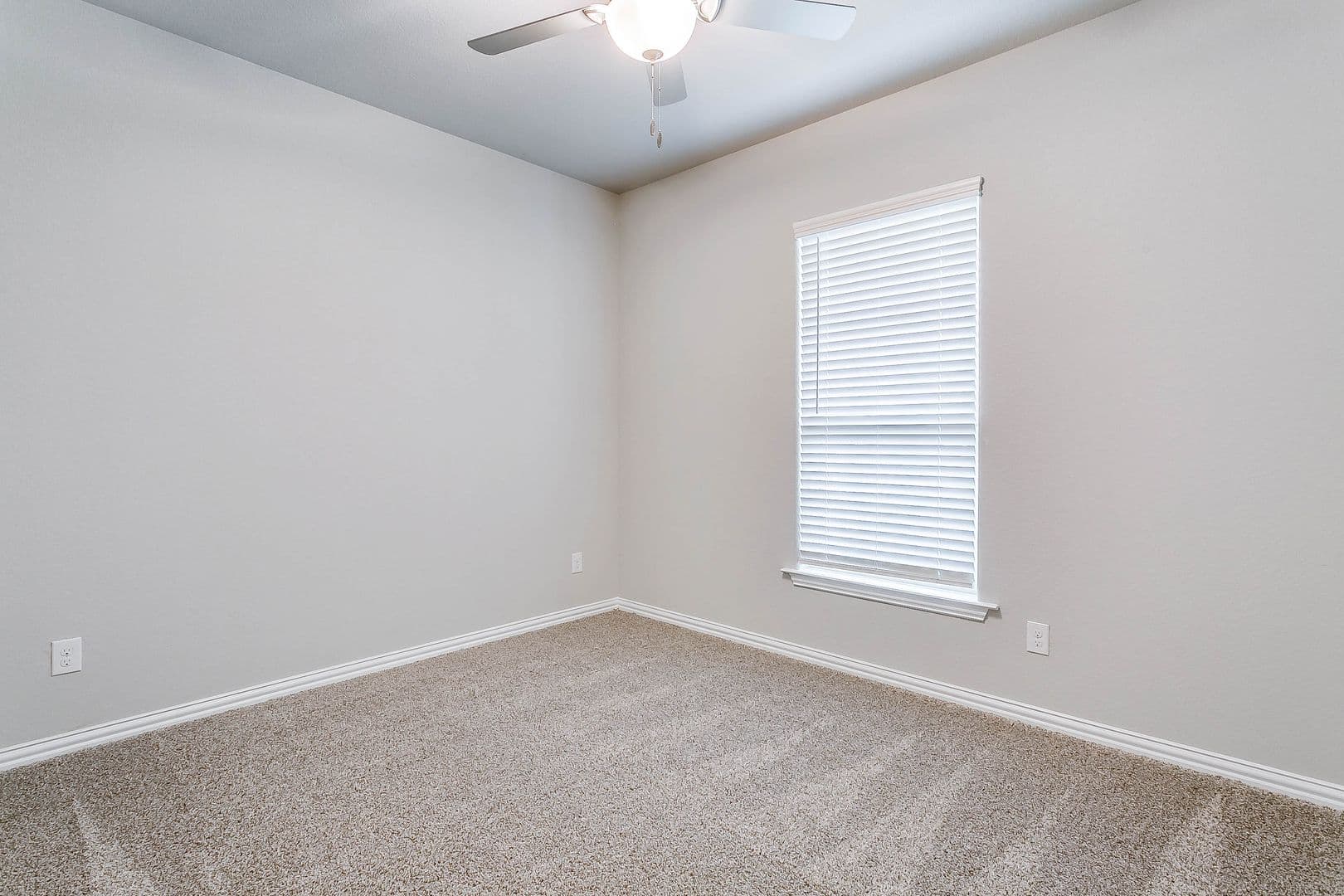Fort Worth House: 5609 McLanahan Lane