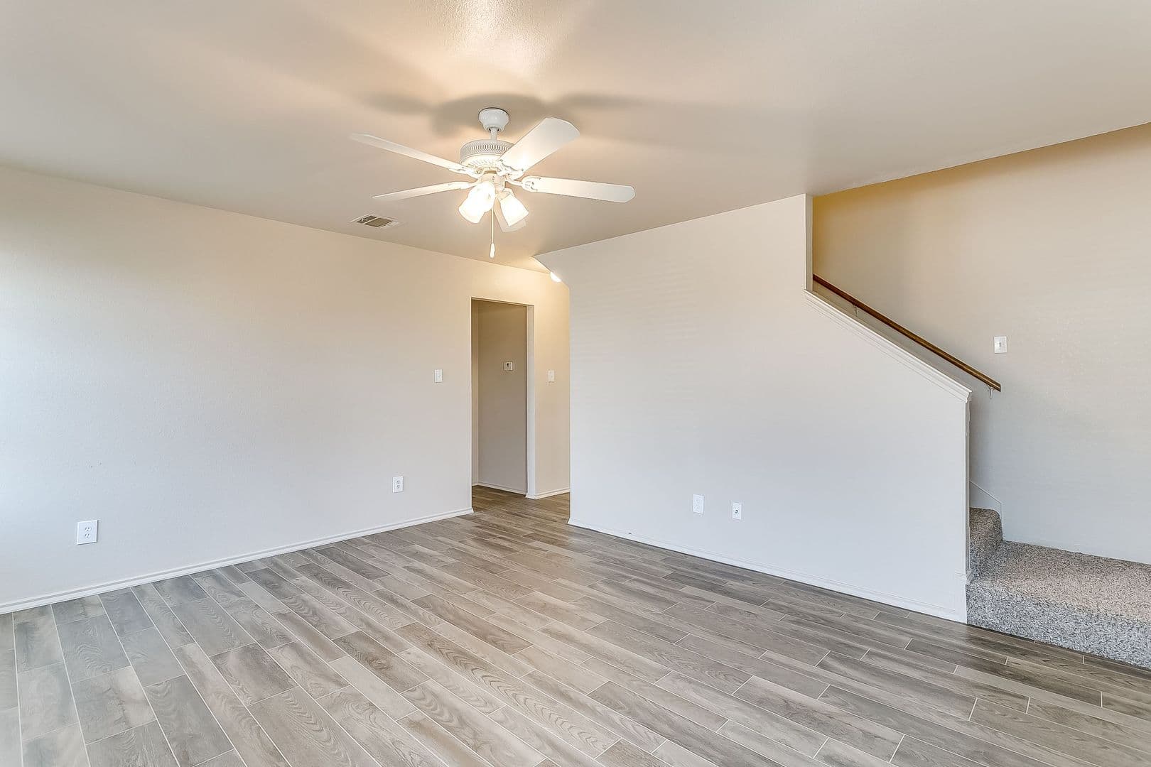 Burleson Apartment: 139 W. Ellison St.