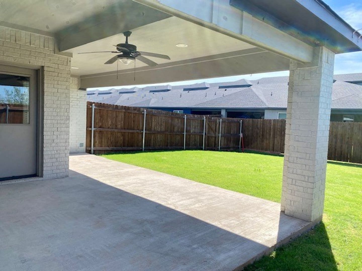 Burleson House: 376 Hemphill St