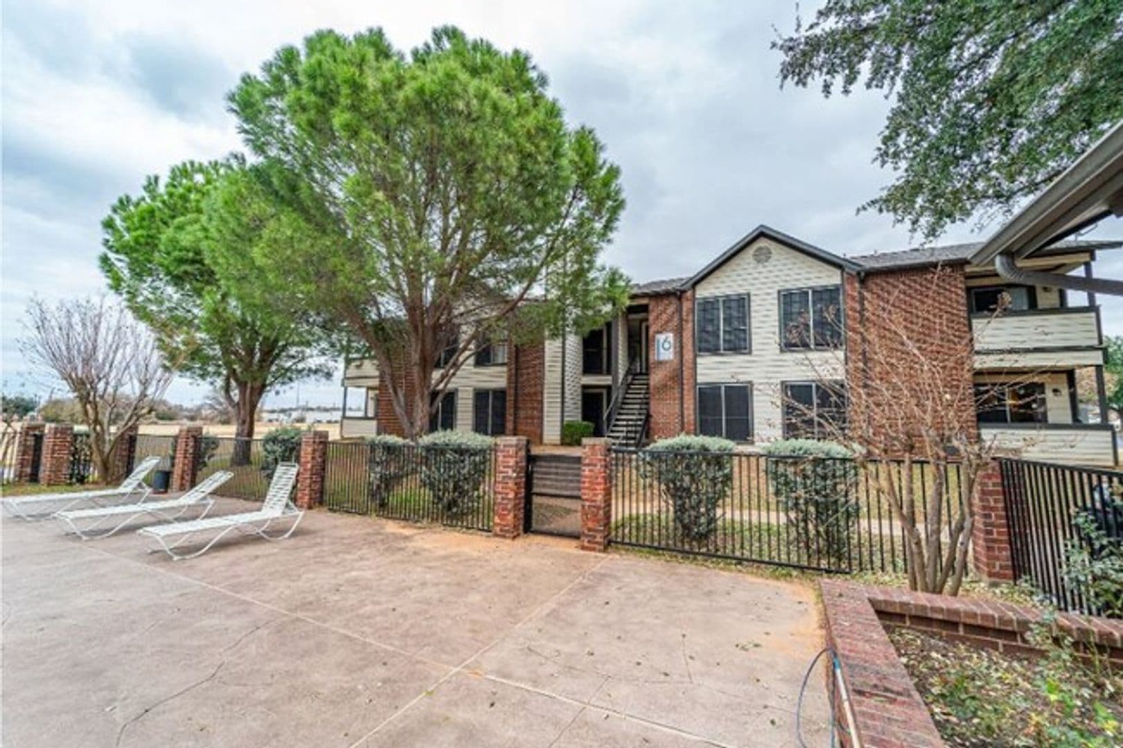 Granbury Apartment: 1525 E. 2nd Street