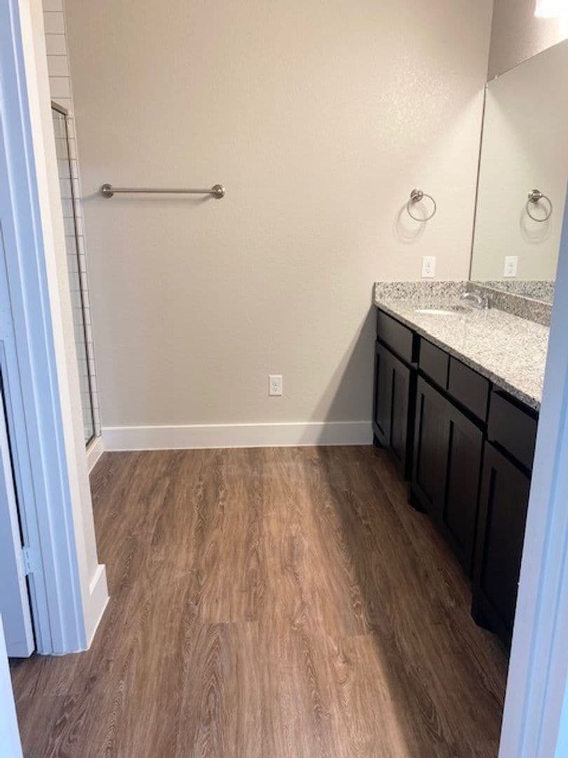 Burleson House: 376 Hemphill St