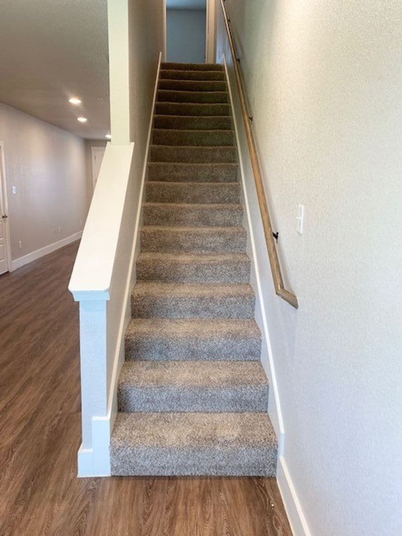 Burleson House: 376 Hemphill St