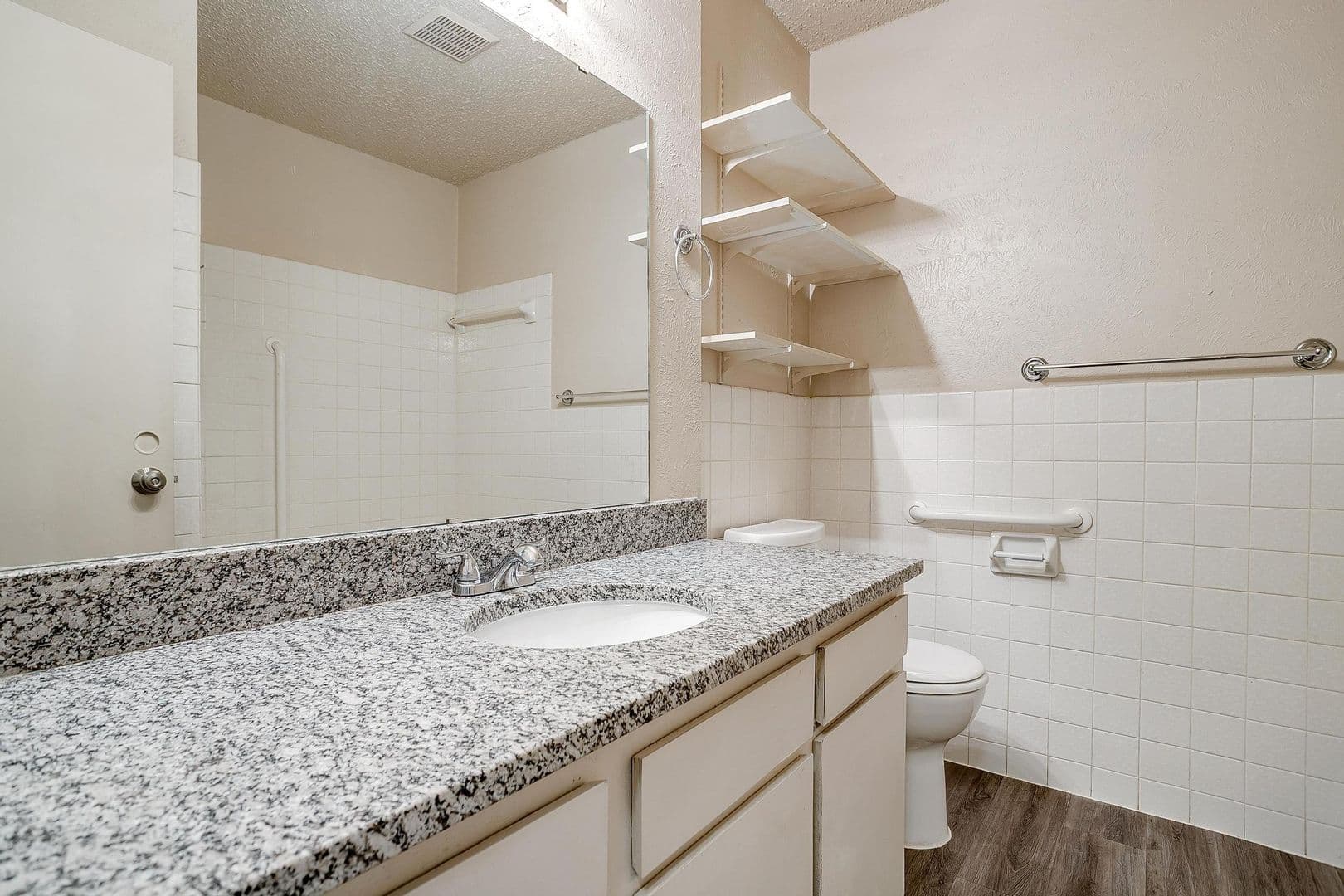 Cleburne Apartment: 1626 Crestridge