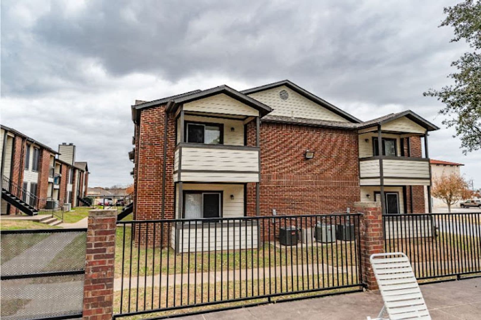 Granbury Apartment: 1525 E. 2nd Street