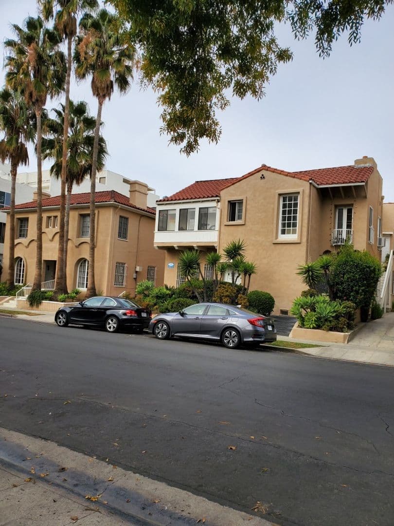 Los Angeles Apartment: 6143 Orange St.