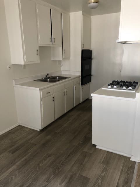 Canoga Park Apartment: 8377 Northgate Ave.
