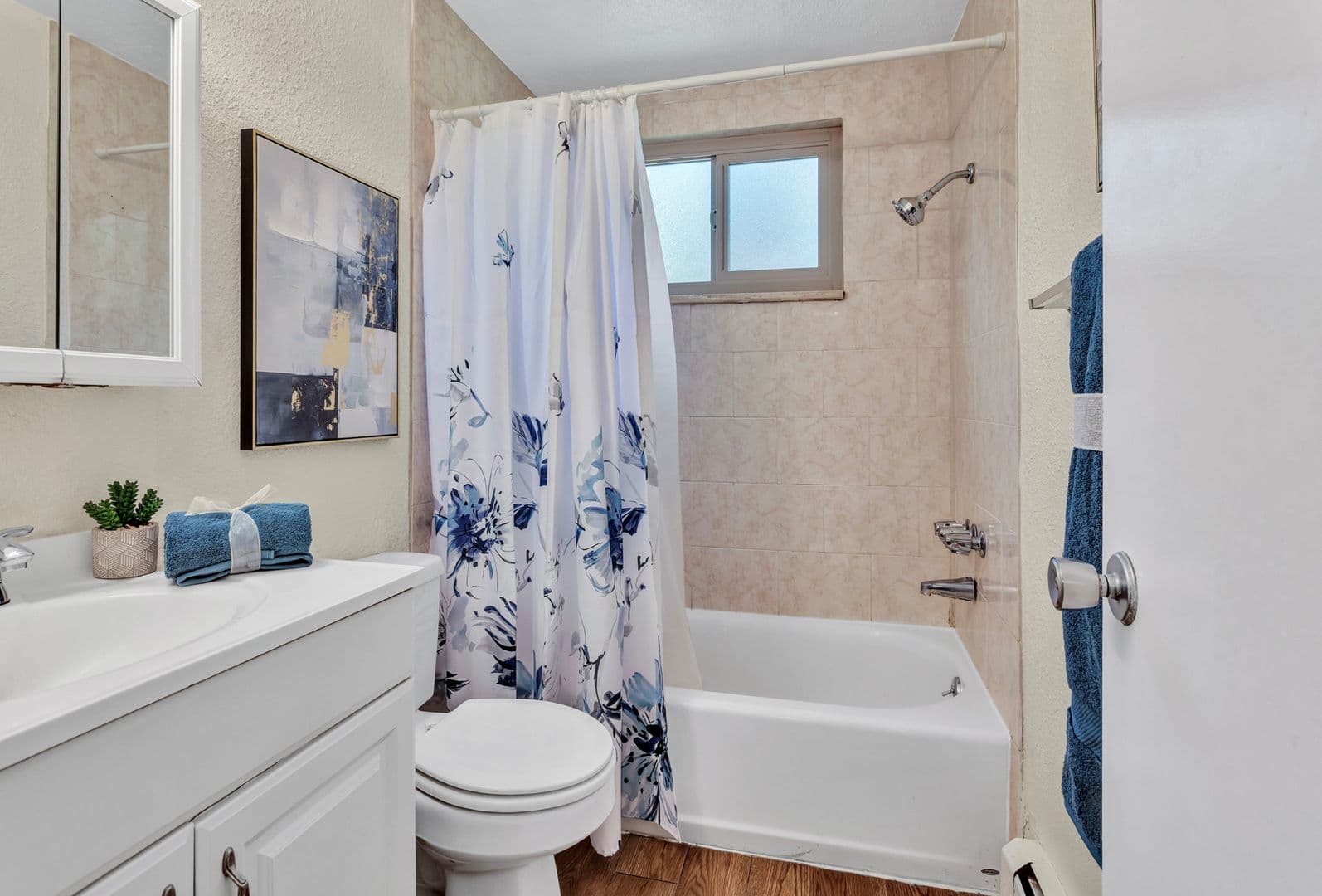 Denver Apartment: 825 South Quebec Street