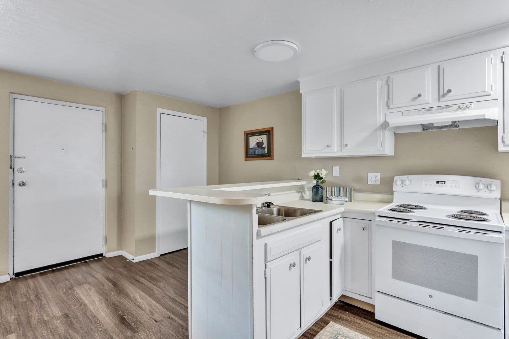 Denver Apartment: 825 South Quebec Street